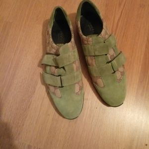 Gucci shoes